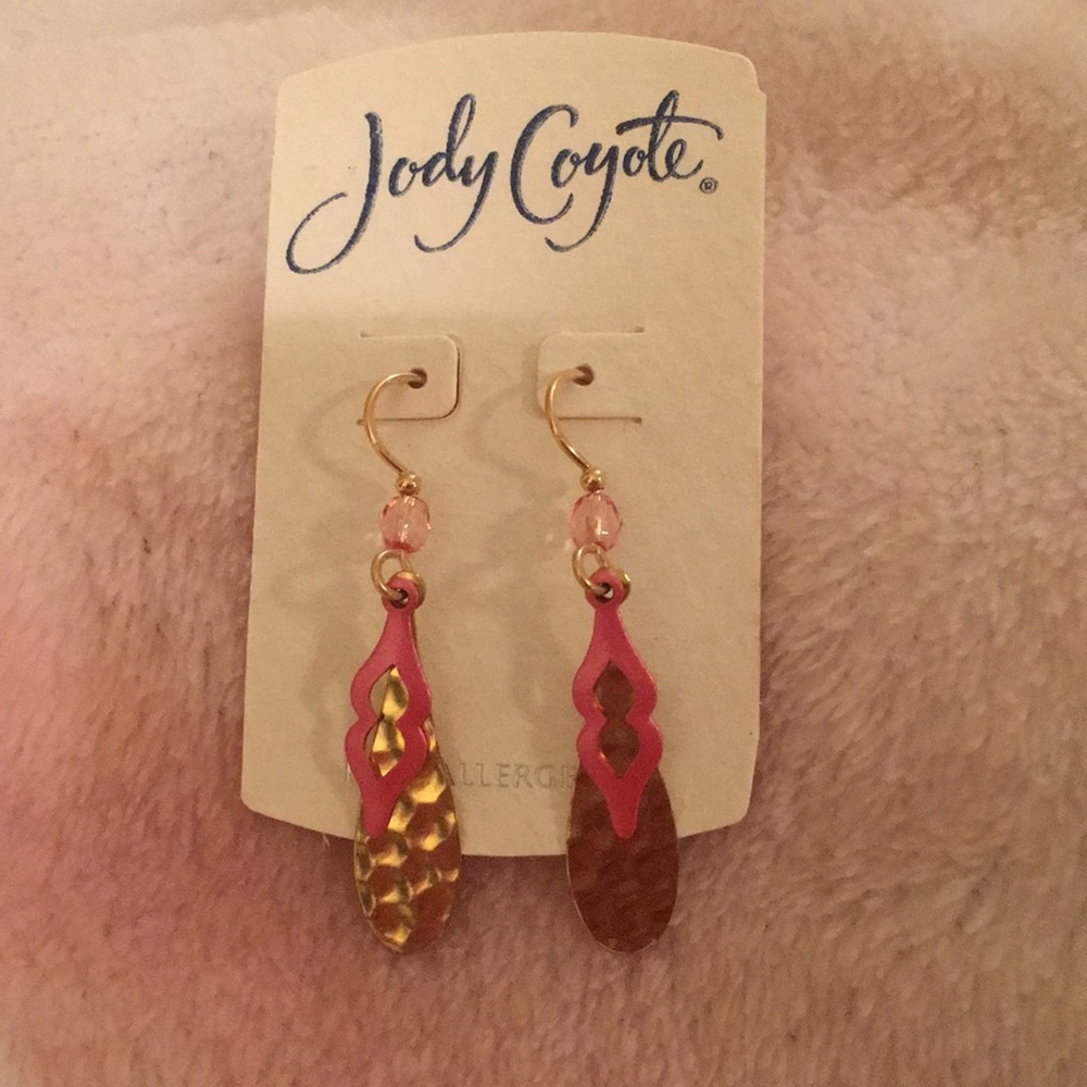 Jody Coyote Pierced Earrings pink/gold NWOT